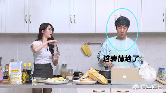 骚男离婚后彻底“奔放”，与轩子互动眼神漂浮，粉丝：这才是真男人，你怎么看待？  奔放 漂浮 婚后 看待 眼神 第2张