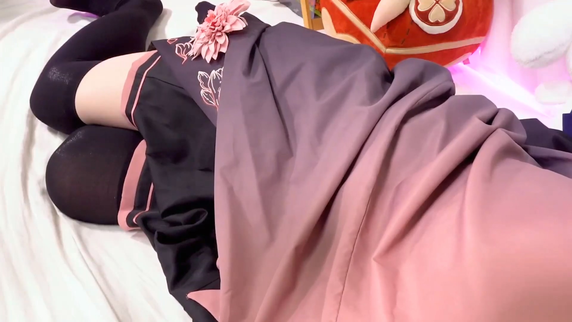 音無未来 一起用酷酷的少女风军装裙打造ASMR 1.5GB