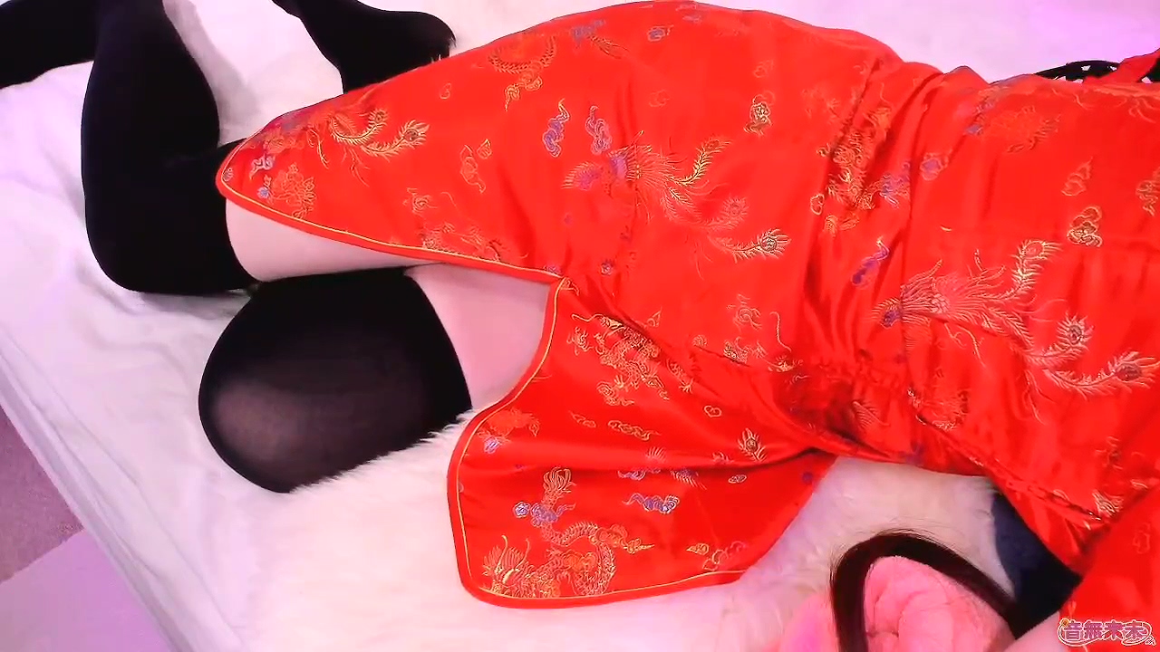 【メンバー限定】新衣装で耳舐め＆リク応えASMR♡ ASMR in New Outfit Earlicking & Fan Requests.mp4_20260817_194616.896.jpg 音無来未 新装扮登场耳畔治愈 2.9GB  第1张