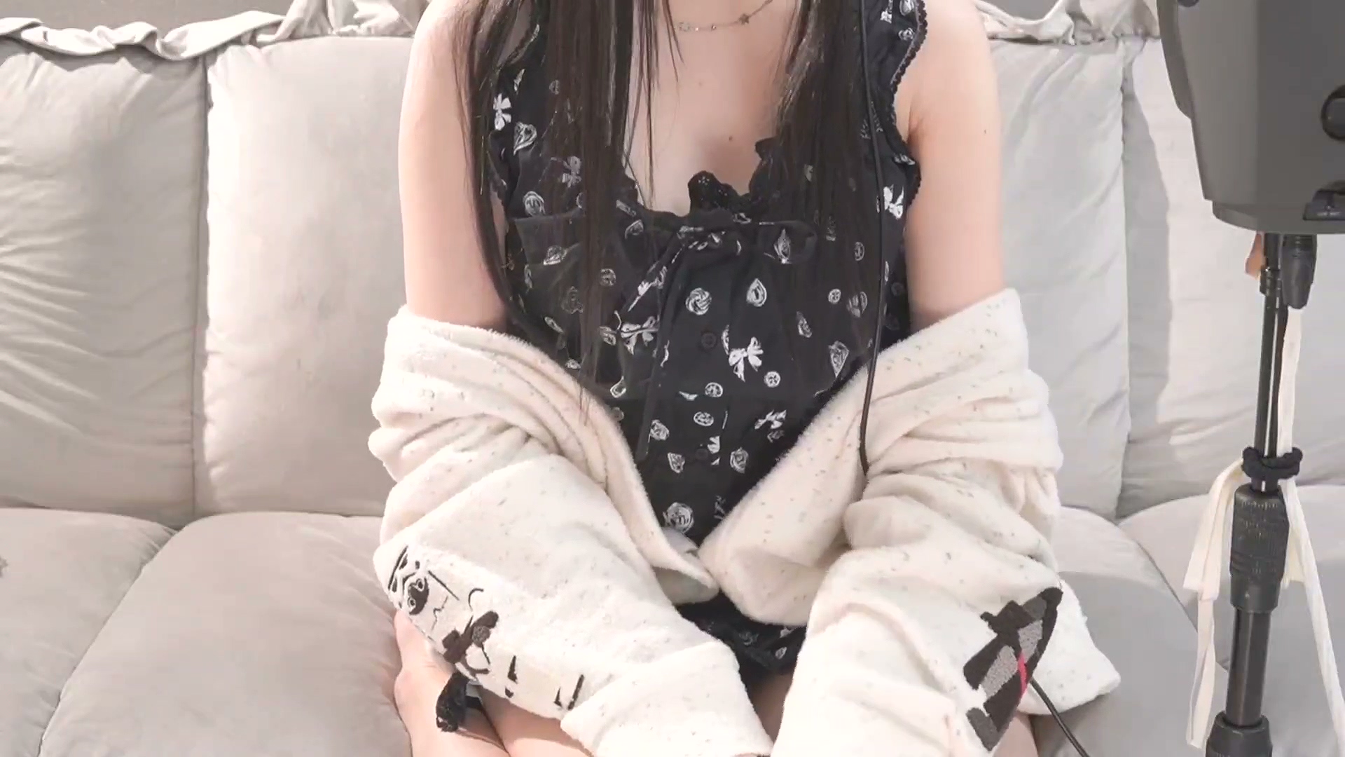 実写配信?夏部屋着?薄くて涼しい～.mp4_20260827_184421.465.jpg 无限大ASMR 夏日清凉家居服 1.8GB  第1张